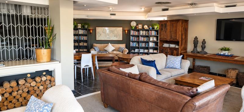 To Let 2 Bedroom Property for Rent in Royal Ascot Western Cape